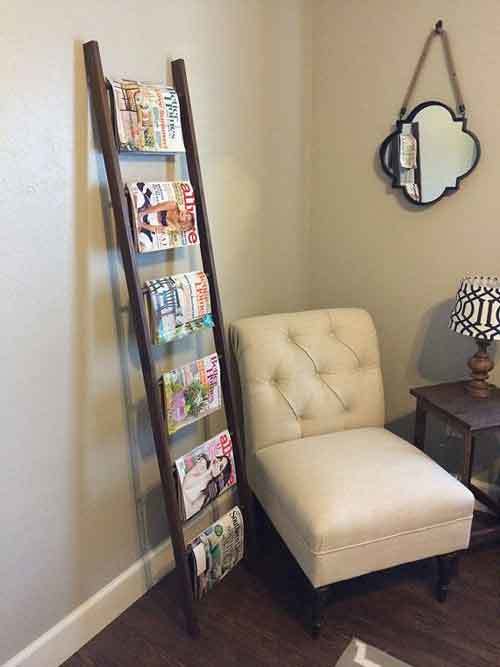 Magazine shelf